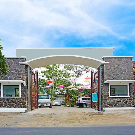 Super Oyo 91568 Trisna Srabah Resort Homestay & Resto Kalangbret ภายนอก รูปภาพ